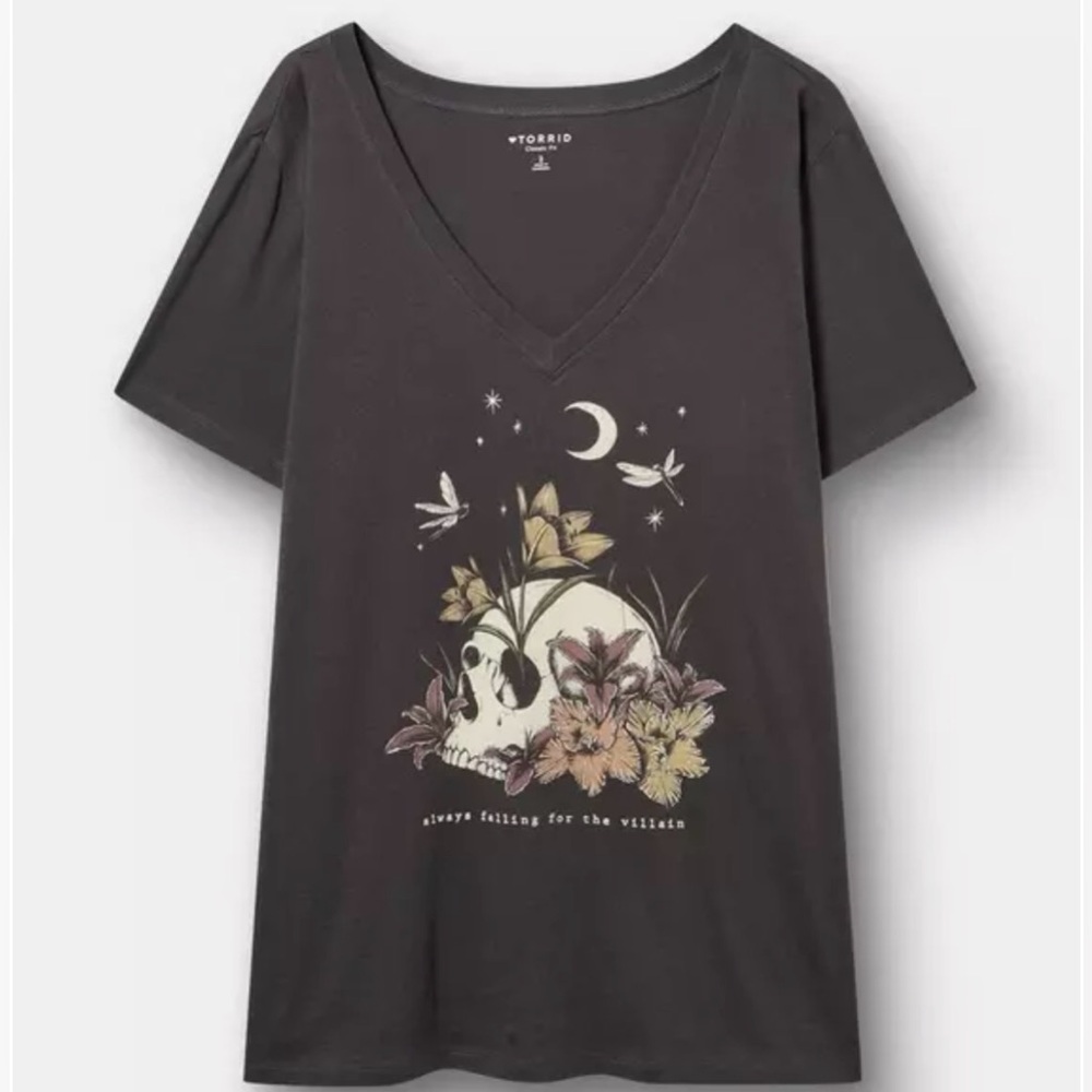 💀Torrid V neck Tee